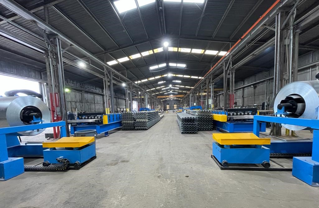 Steel deck installation — Harris Health Central Utility Plant, Houston, TX | Cutting Edge Decking